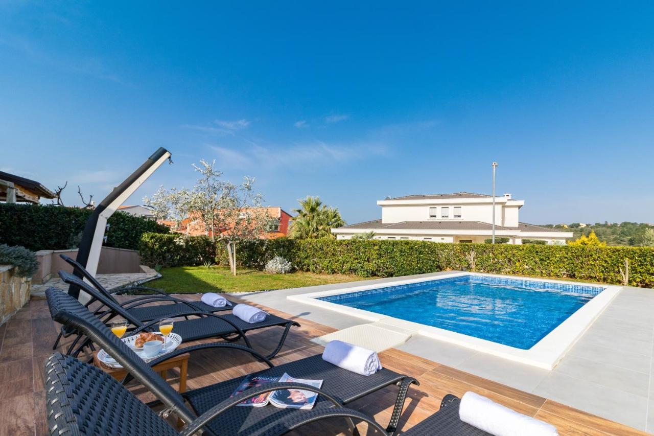 Lovely Istrian Apartment With A Private Swimming Pool And A Charming Garden Banjole Eksteriør bilde