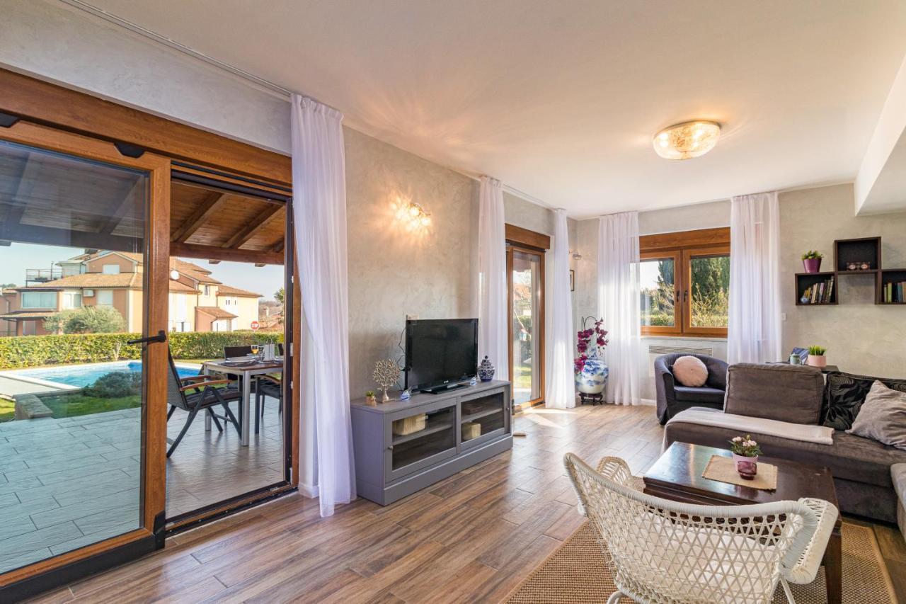 Lovely Istrian Apartment With A Private Swimming Pool And A Charming Garden Banjole Eksteriør bilde