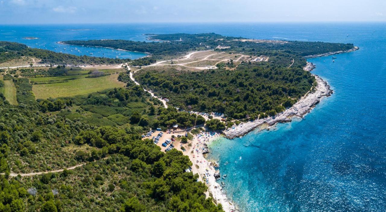 Lovely Istrian Apartment With A Private Swimming Pool And A Charming Garden Banjole Eksteriør bilde