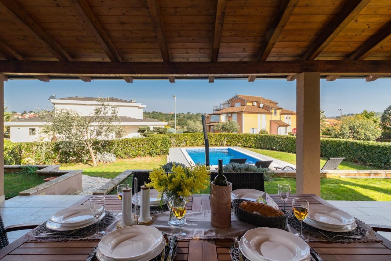 Lovely Istrian Apartment With A Private Swimming Pool And A Charming Garden Banjole Eksteriør bilde