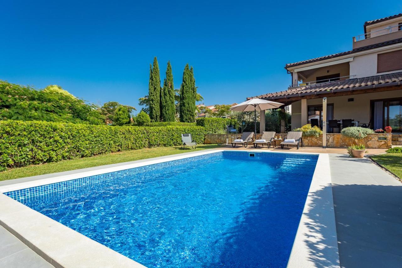 Lovely Istrian Apartment With A Private Swimming Pool And A Charming Garden Banjole Eksteriør bilde